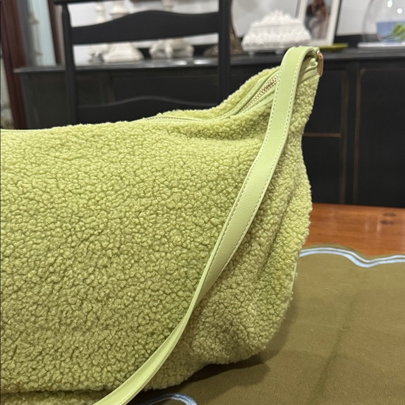 Anthropology mali + lili Green Sherpa Crossbody Bag NWOT - Picture 3 of 12